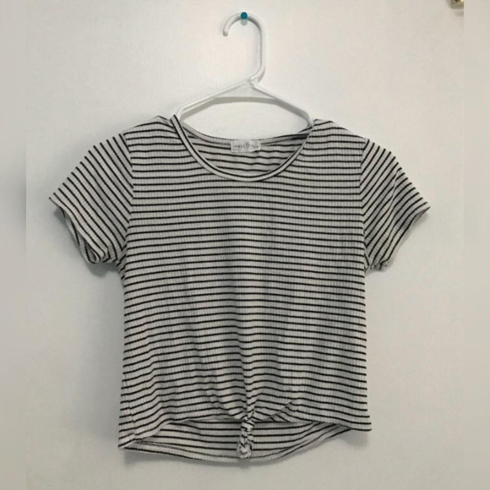 Cropped B&W T Shirt with Tie Front